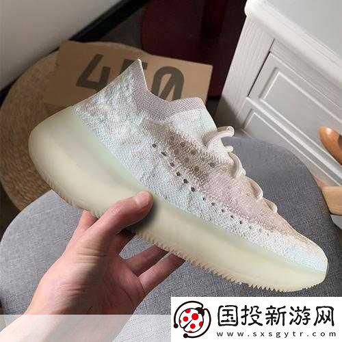 yeezy380蜜桃粉和白色讓直播界變天
