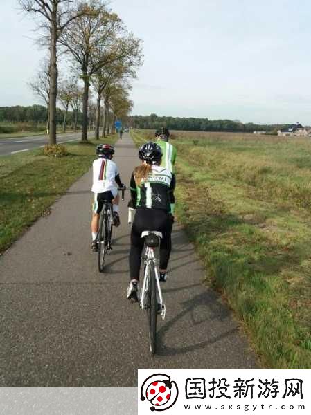 EEUSS視頻魯片內(nèi)容一二三區(qū)解析支持投影：1.EEUSS視頻魯片：探索未來科技的無限可能