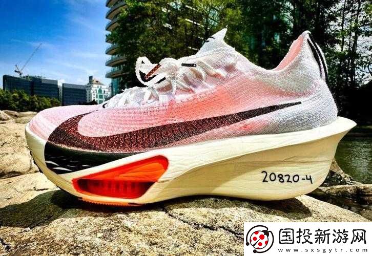 NIKEZOOMFLY3：一款出色的跑鞋